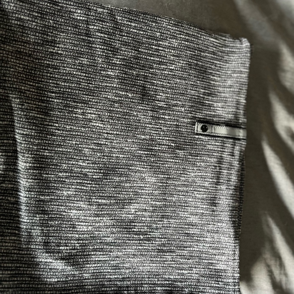 Lululemon scarf - Picture 5 of 5
